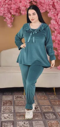 طقم رياضي نسائي عصري